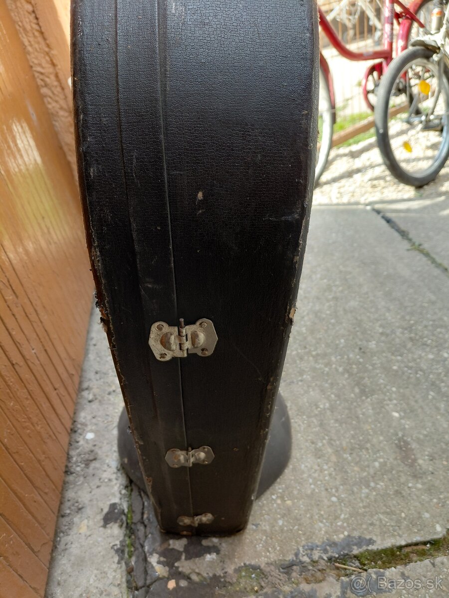 TVRDY KUFOR NA BARYTON - 3