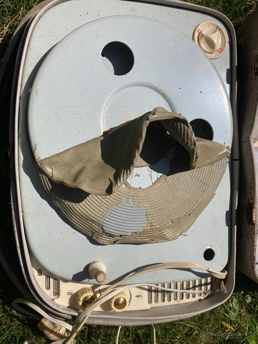 Predám kufríkový nefunkčný gramofón - 3