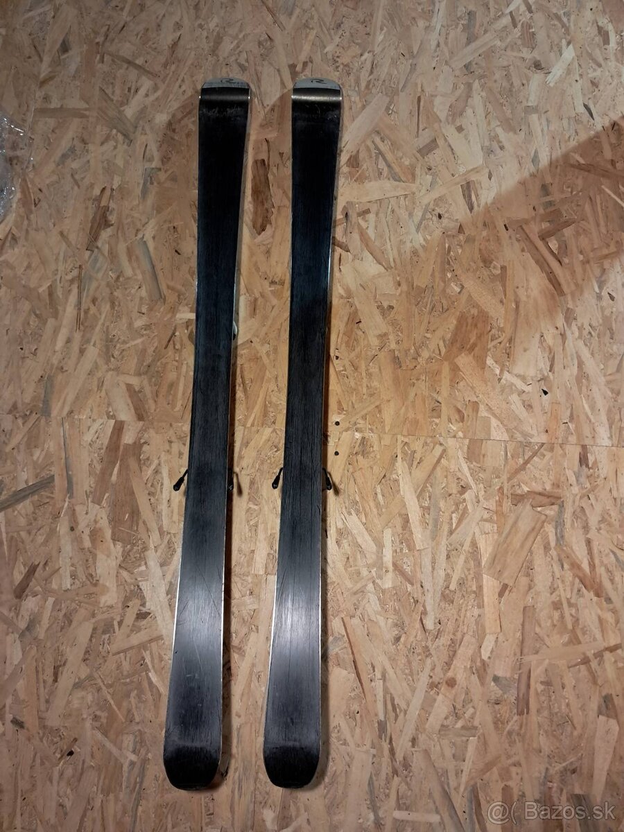 Lyže Rossignol 130 CM a lyžiarky Atomic - 3