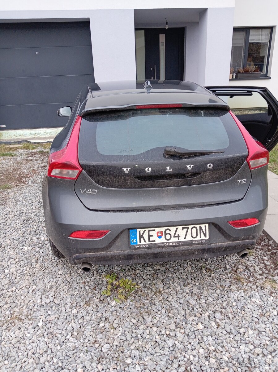 Volvo v40 - 3