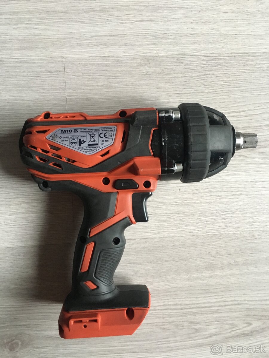 Rázový uťahoák Yato YT-82804 - 3