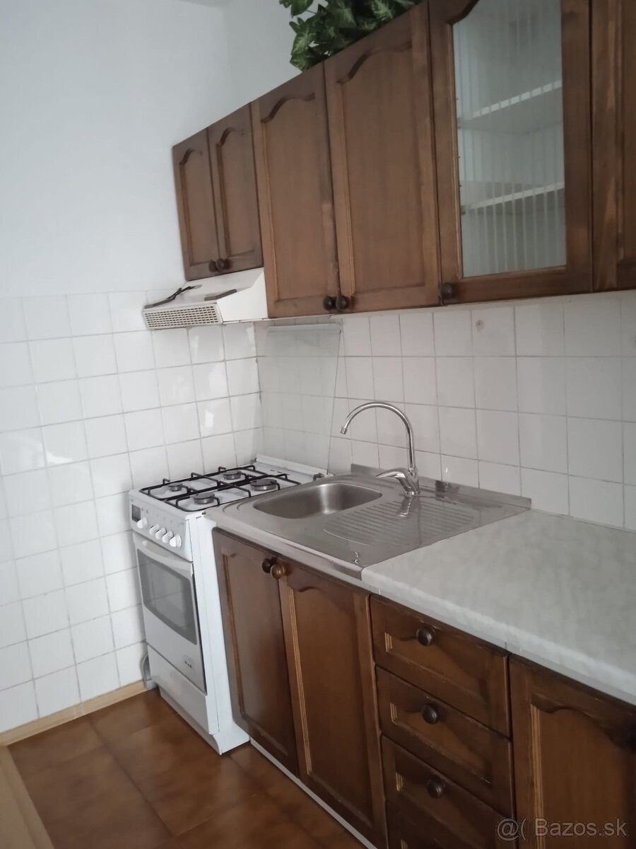 Kuchynská linka - 3