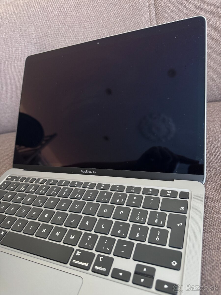 MacBook Air M1 2020, 8 GB RAM, 89 % batéria - 3