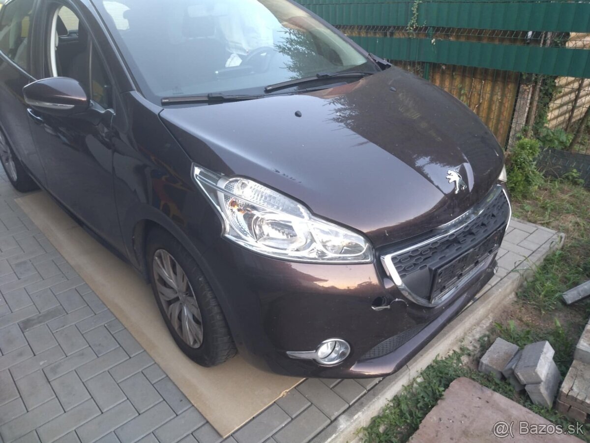 Peugeot 208 svetlo - 3