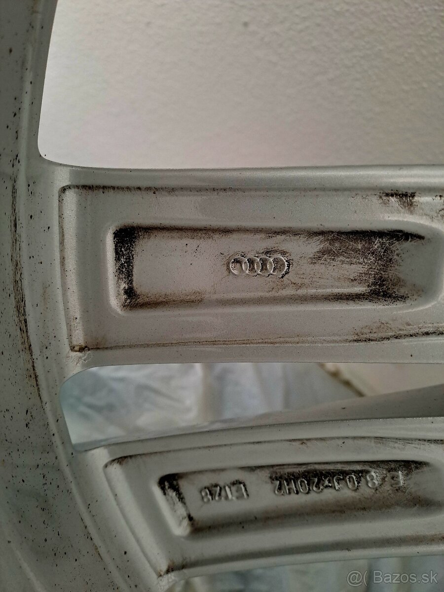 Predam set zimnych diskov AUDI Q7 - 3