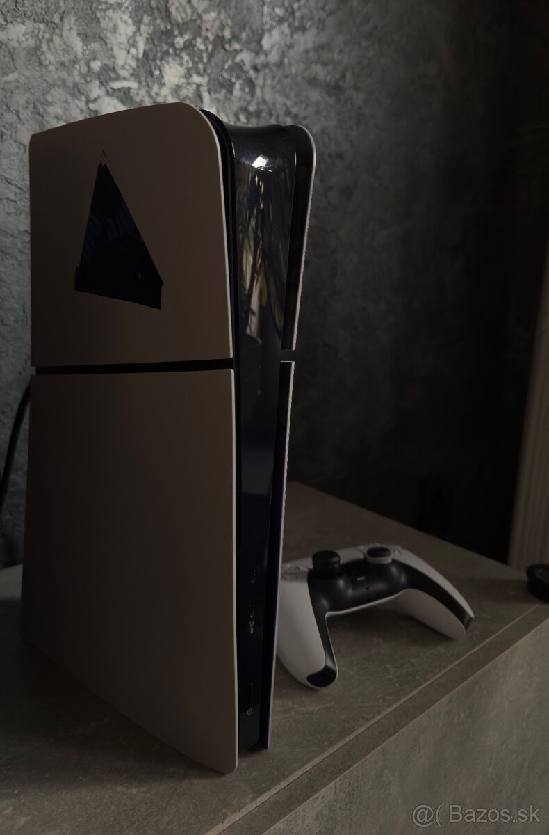 Playstation 5 Slim + Joystick - 3