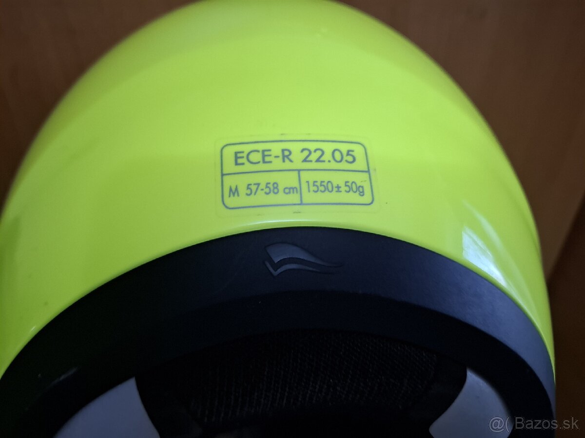 Prilba vyklopna M - 3