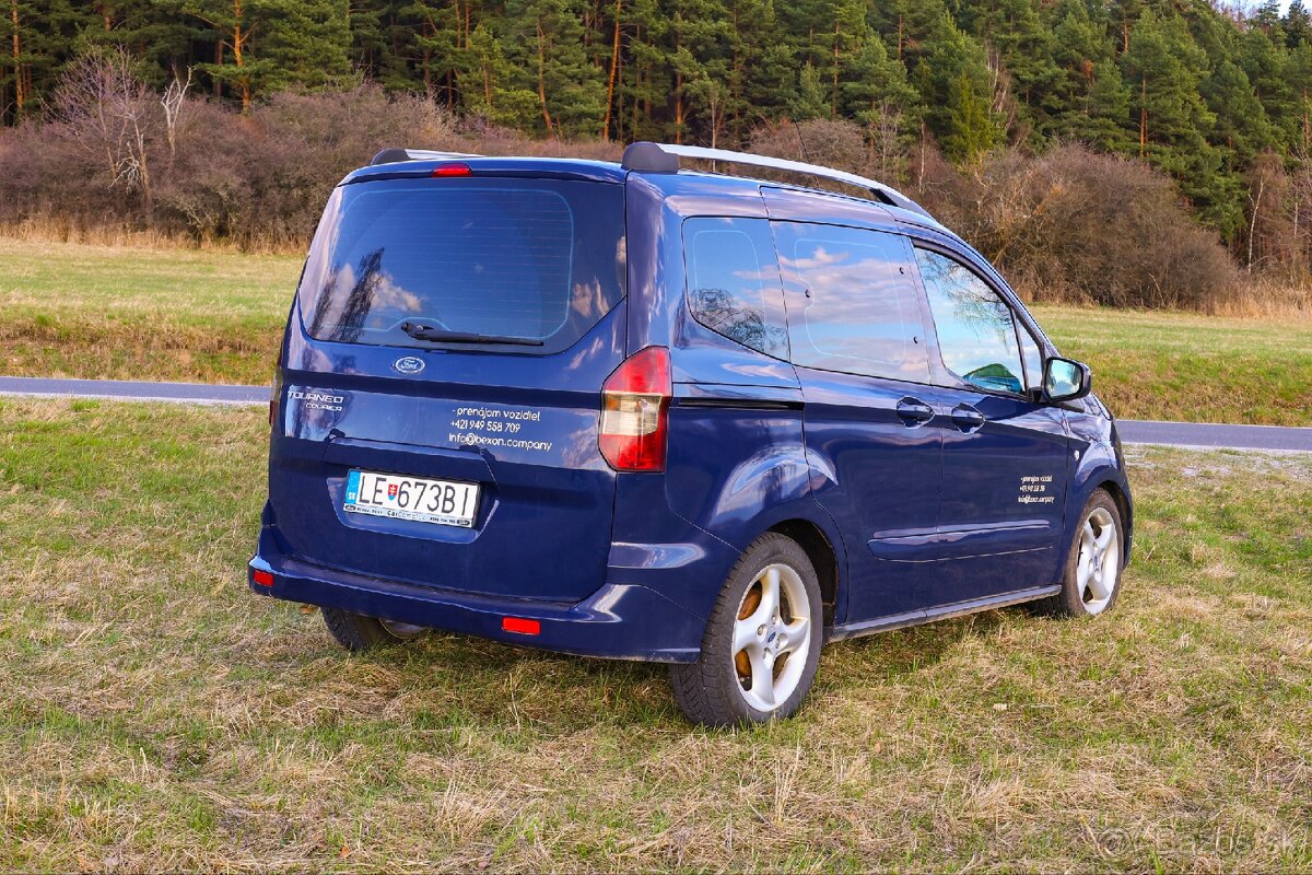 Prenájom Ford Tourneo Courier - 3