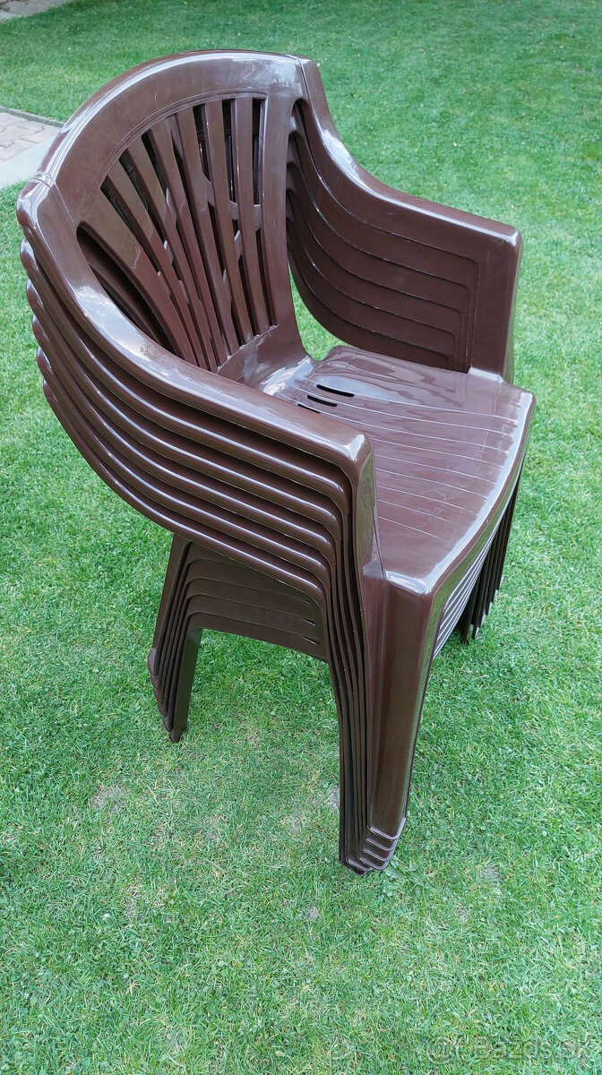 Plastová stolička - 3