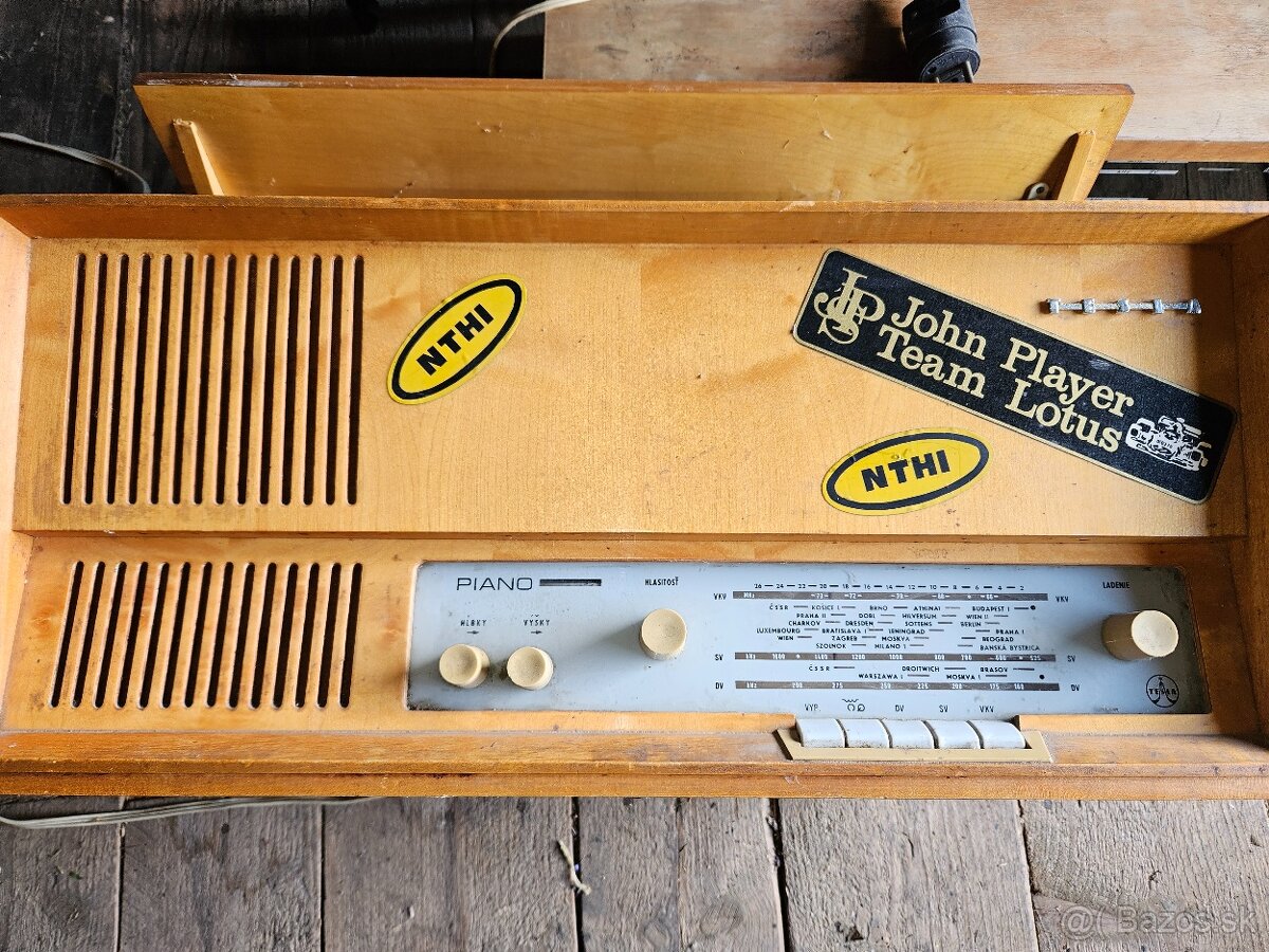 Retro radio Tesla - 3