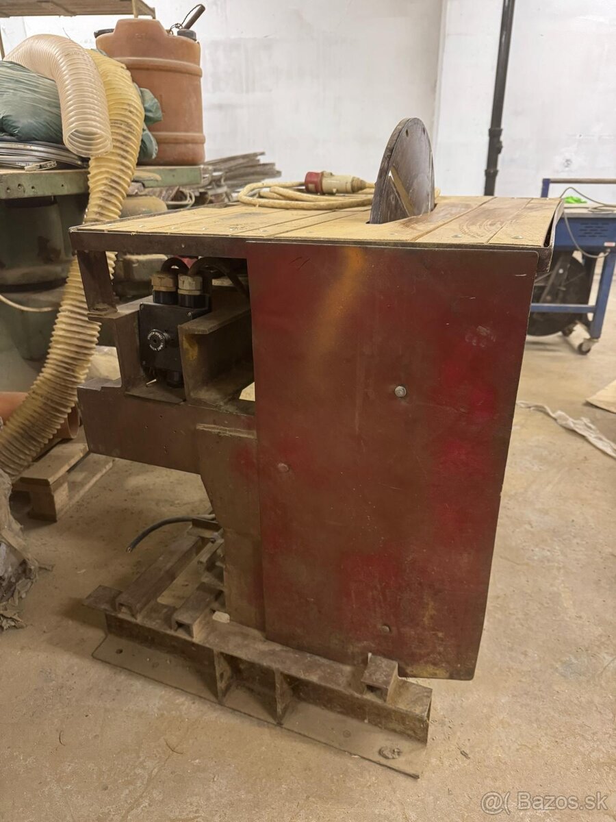 Stroj na zahrocovanie kolov - 3