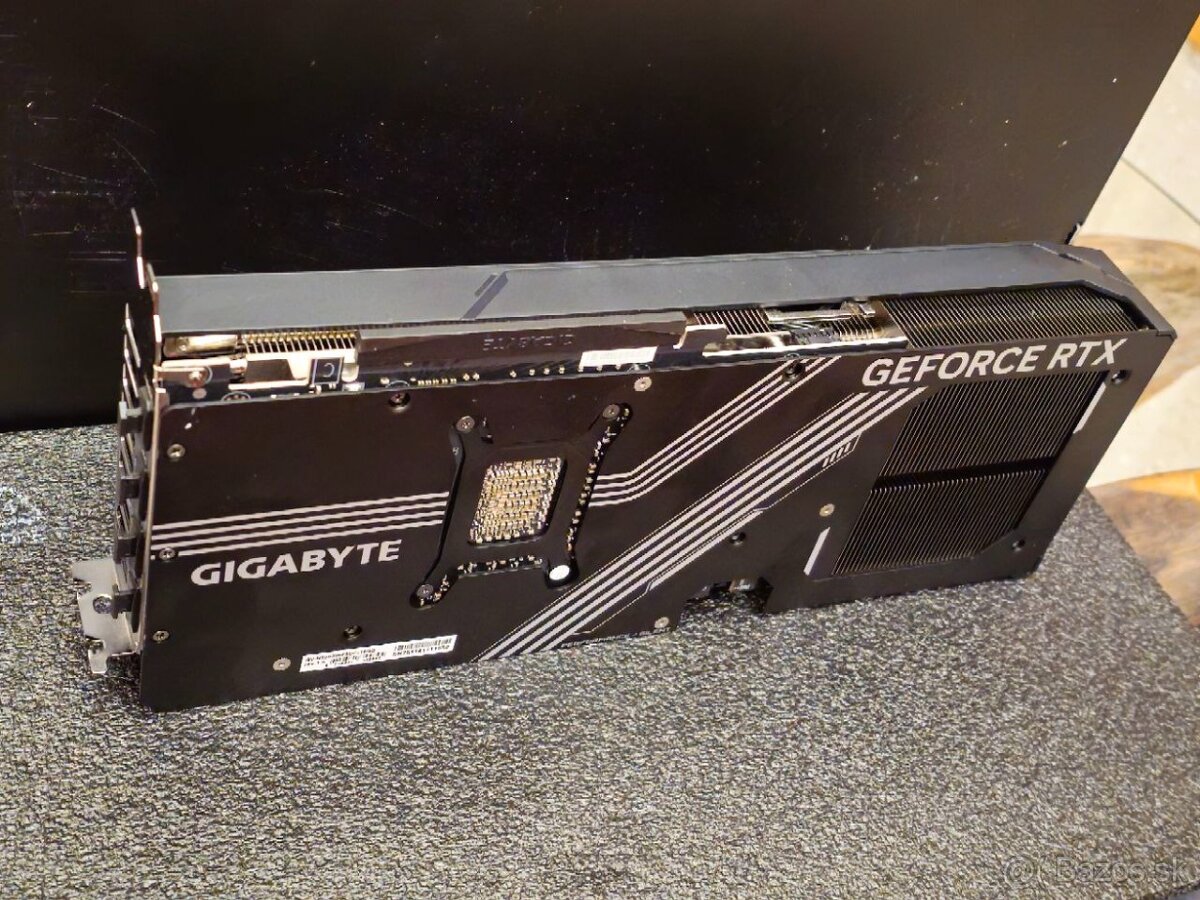 GIGABYTE GeForce RTX 5080 WINDFORCE OC SFF 16GB - 3