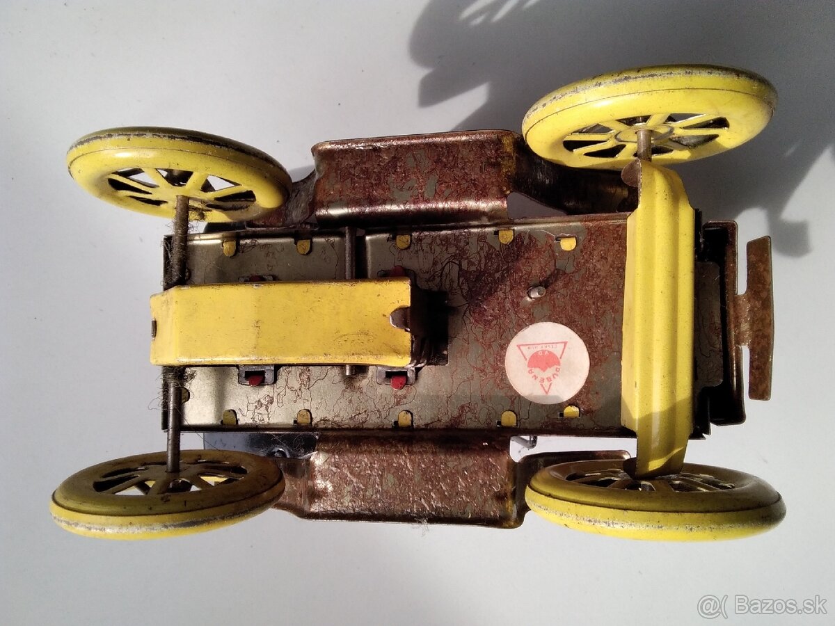 Predám starú hračku Koč. Naťahuje sa páčkou. - 3