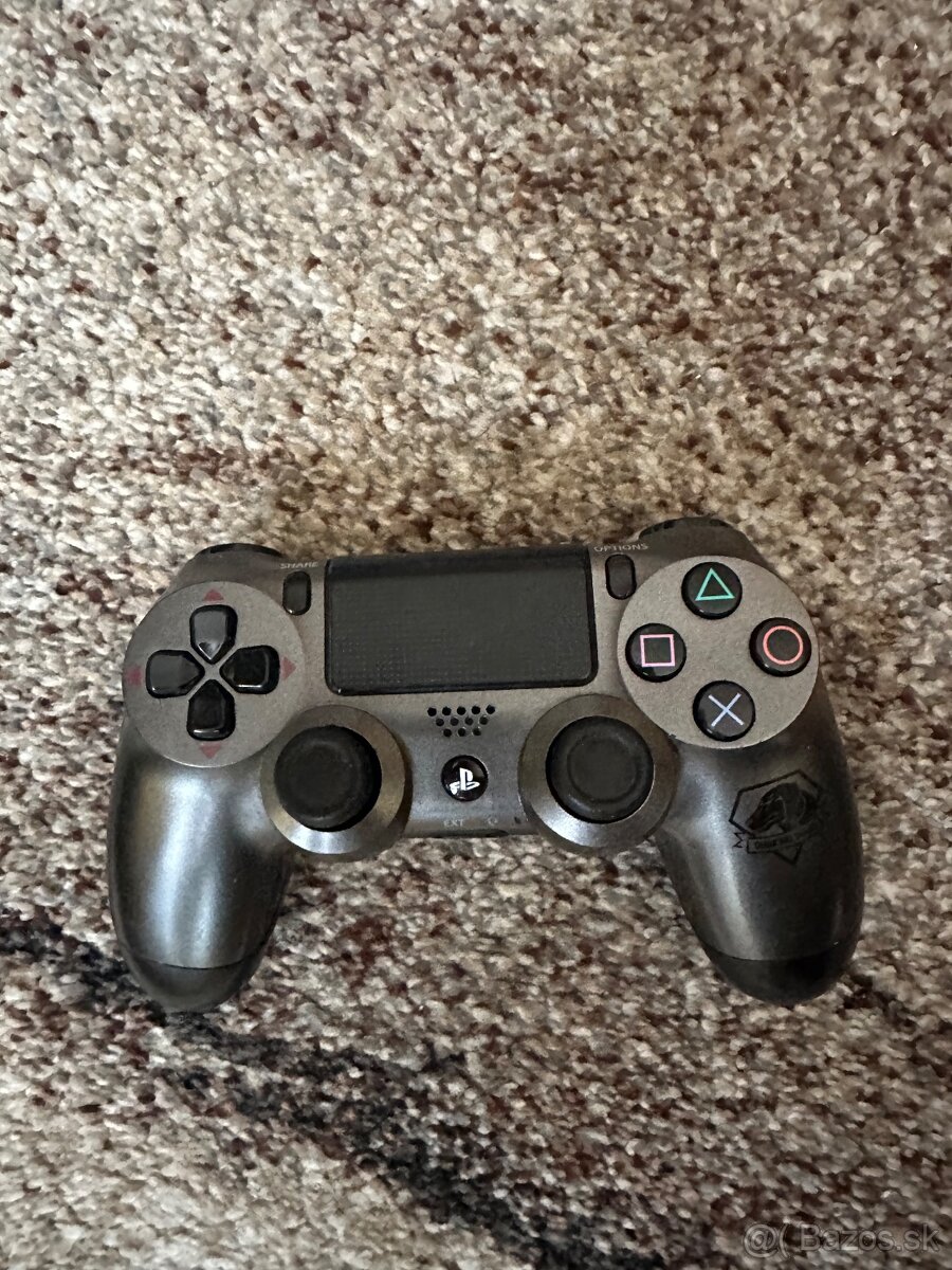 Sony Playstation 4 - 3