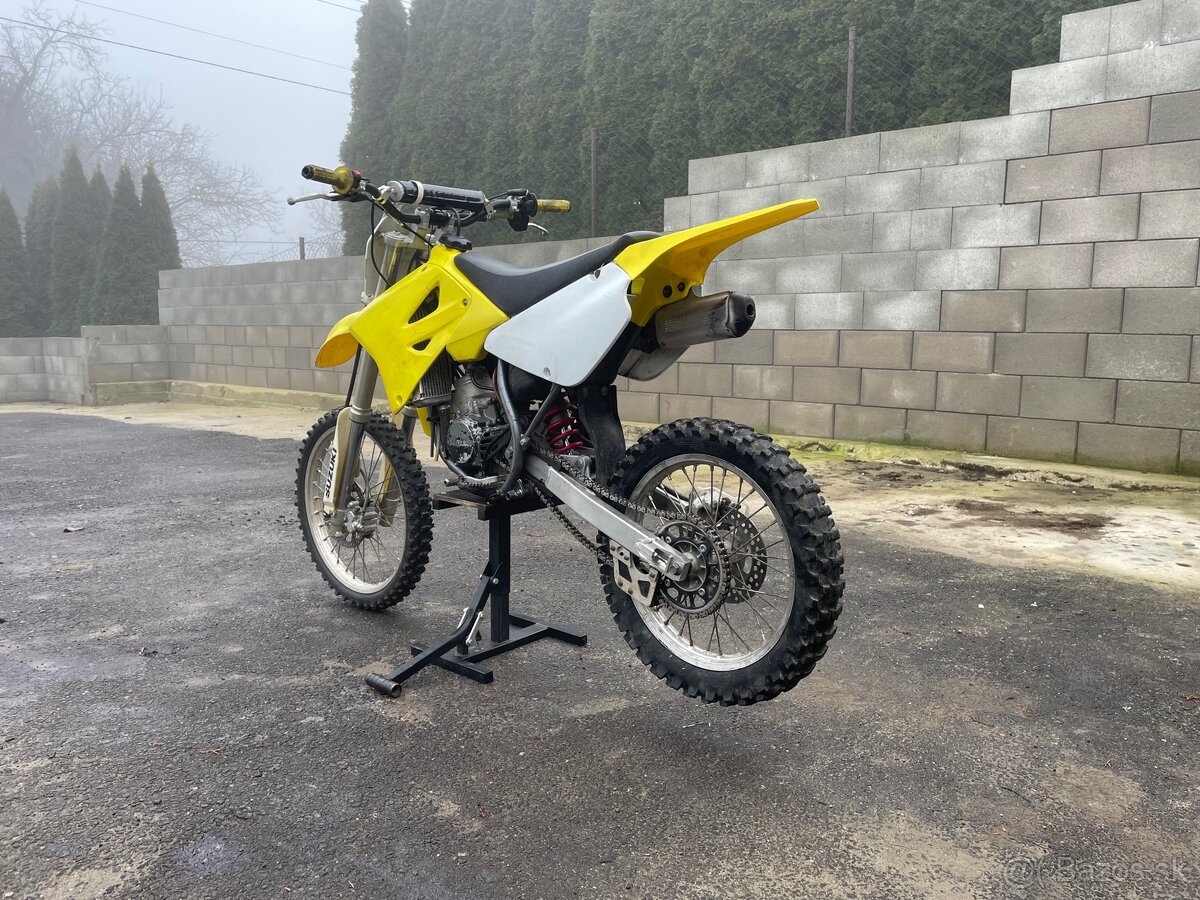 Suzuki RM 85 - 3