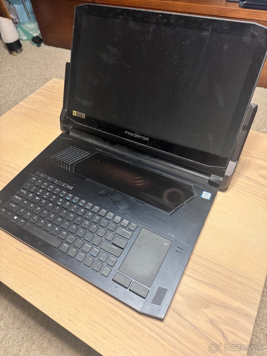 Acer Predator Triton 900 - 3