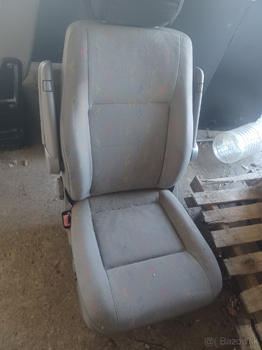 Predam dvoj sedacku T5 - 3