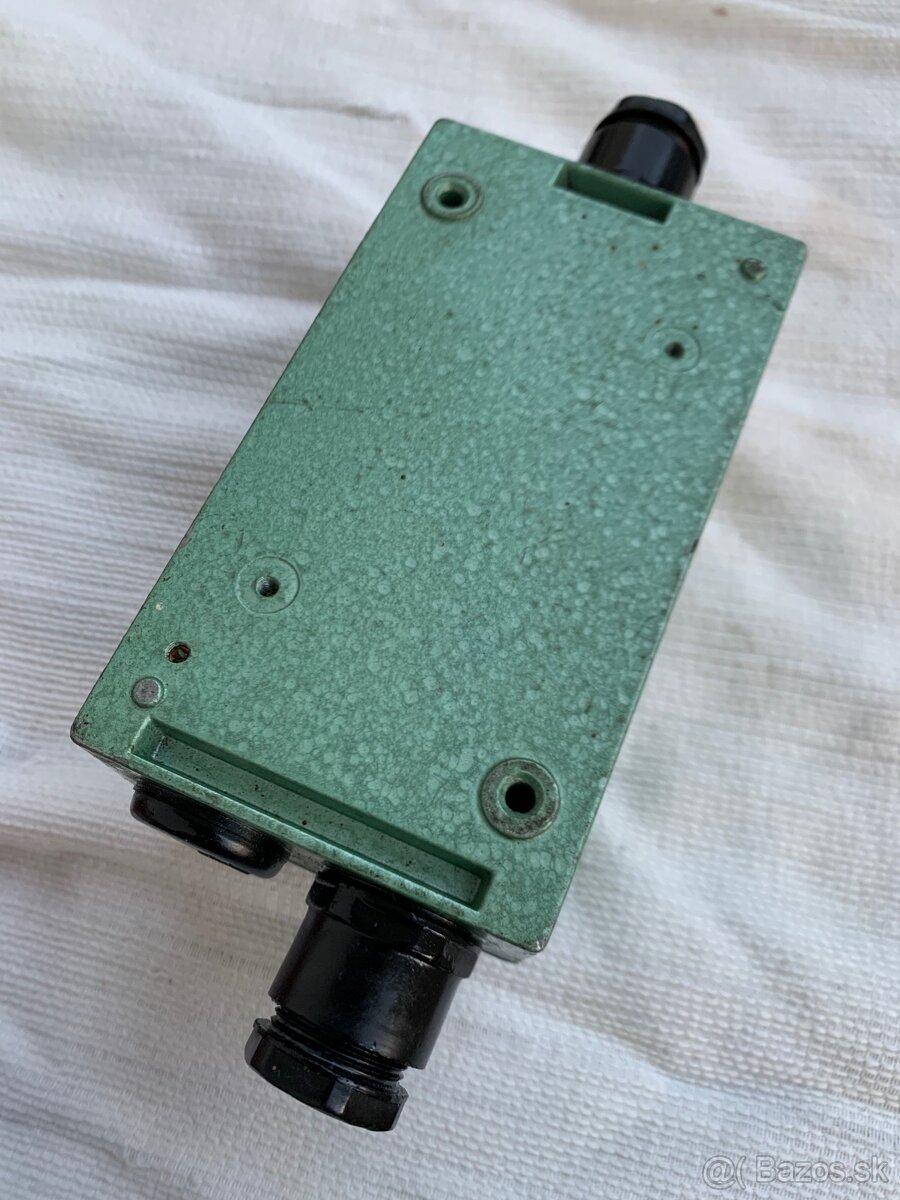 Koncový spínač / prepínač VEB ESR Elgero, typ K 2804 - 3