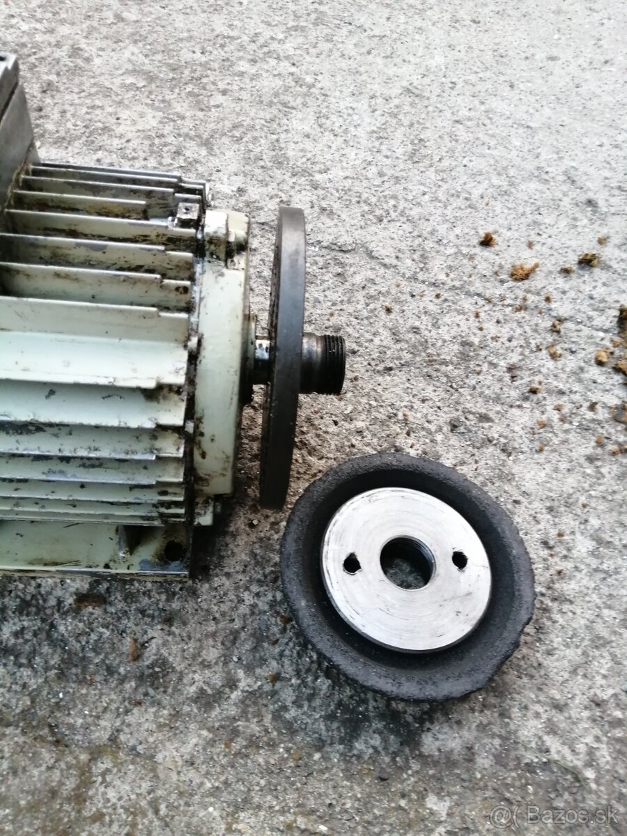 Elektromotor MEZ Mohelnice 2,2kw 2865 ot /min 400V - 3