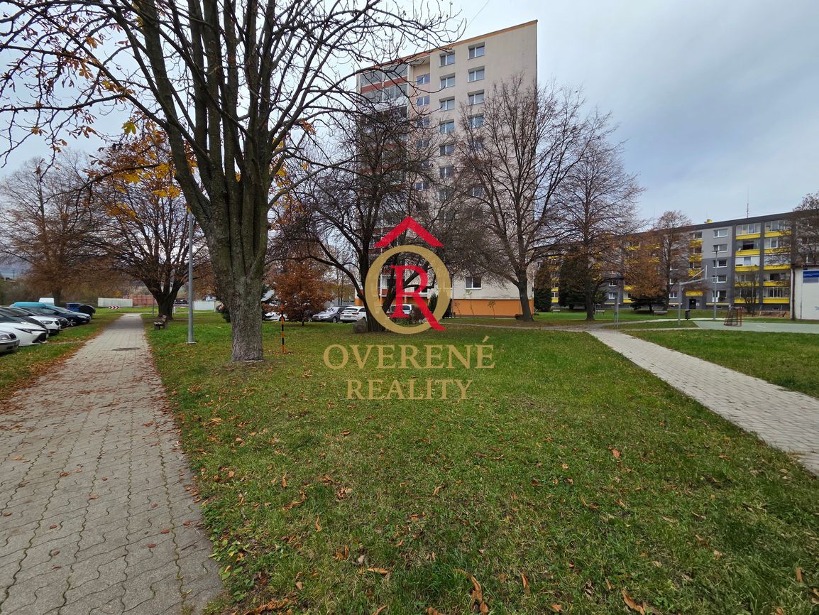 Na predaj veľký 3 izbový byt s komorou a 4 lodžiami v centre - 3