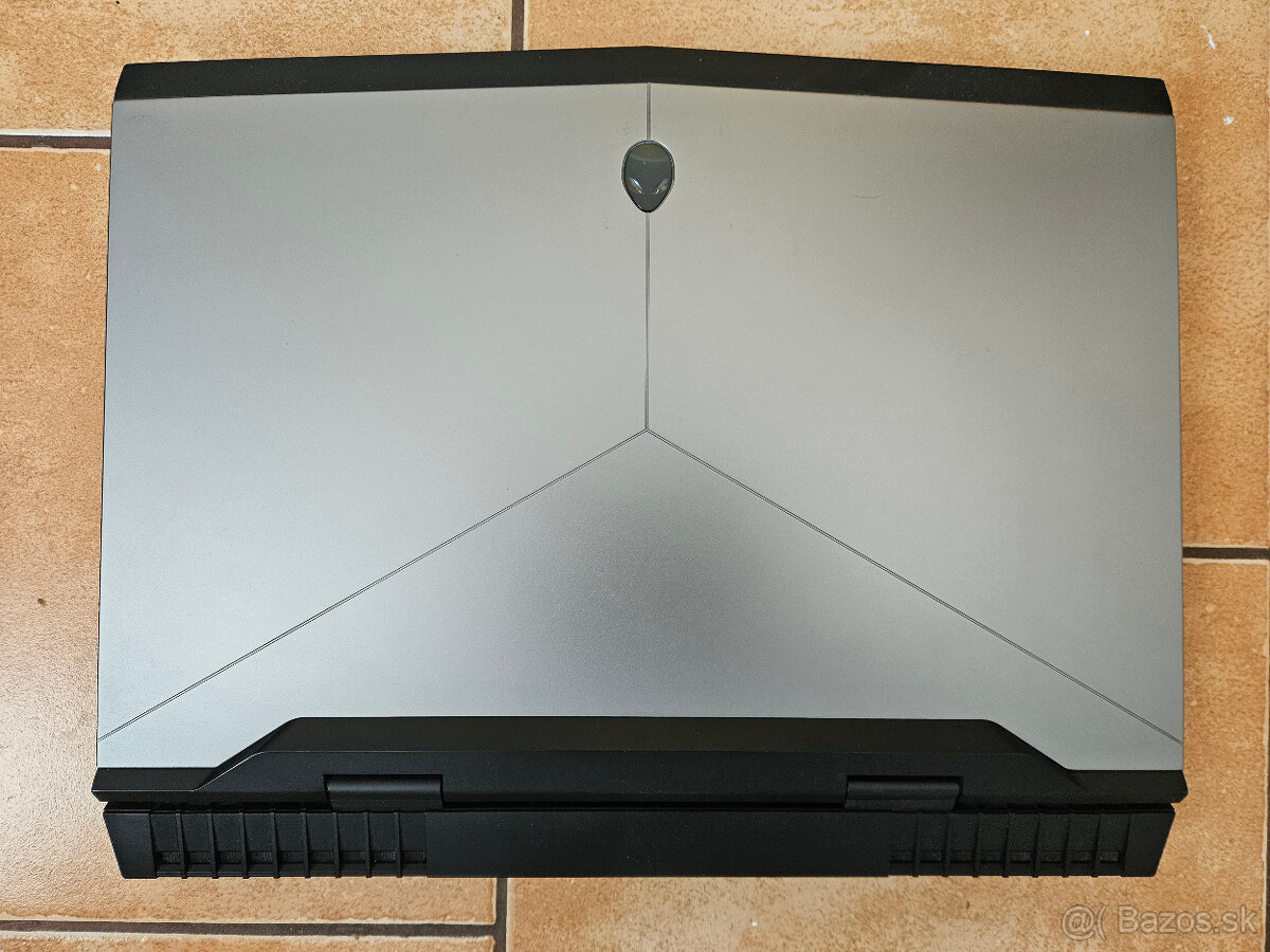Predám hernú klasiku notebook Dell Alienware 17 R4 - 3