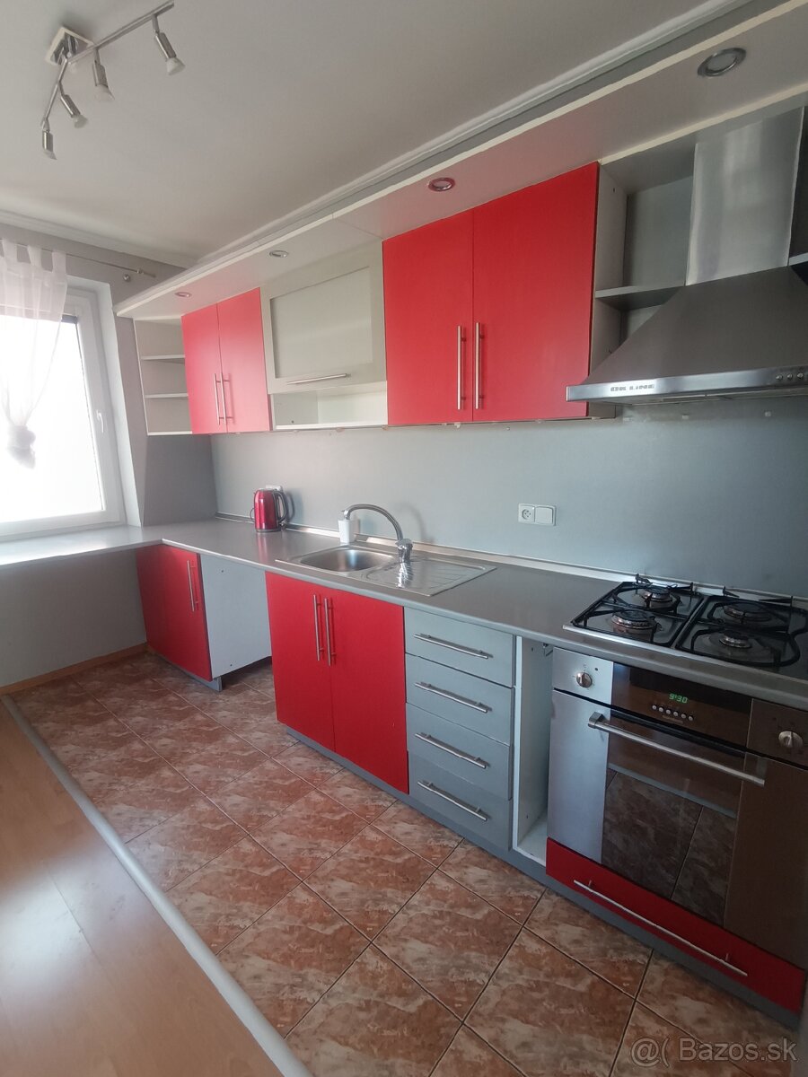 Kuchynská linka - 3