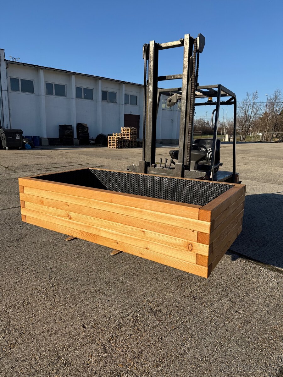 Vyvýšené záhony na mieru červený smrek - 3