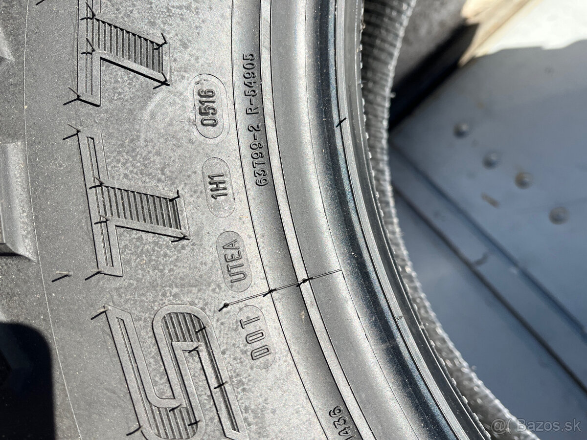 Cooper Discoverer STT Pro 295/65 R20 - 3