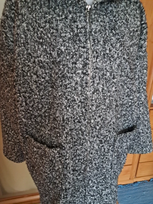 dámsky kabát s kapucou - 3