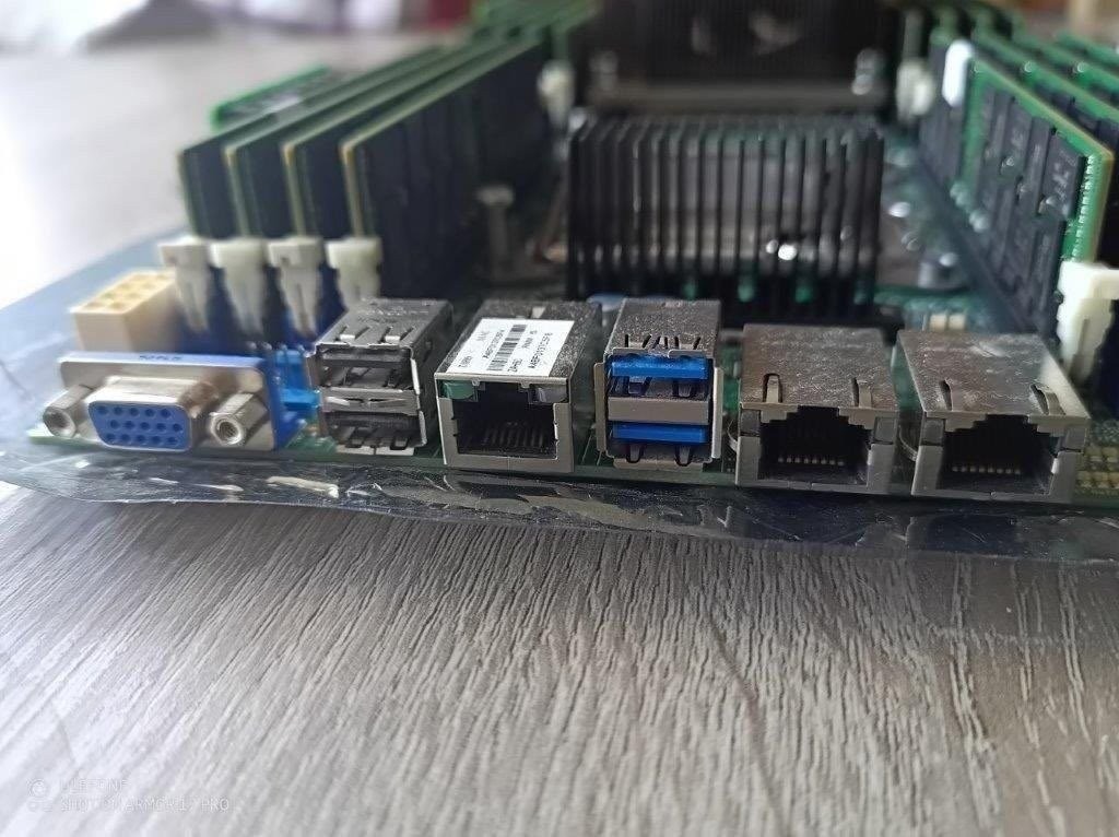 Intel Server S2600CW LGA 2011-3 - 3