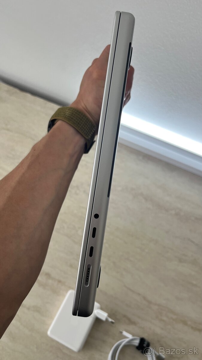 Apple MacBook Pro 16 M1 Max / 64 GB RAM / 2 TB SSD - 3
