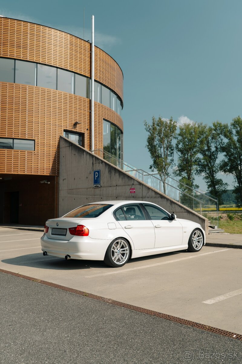 BMW E90 335i LCI Manual RWD - 3