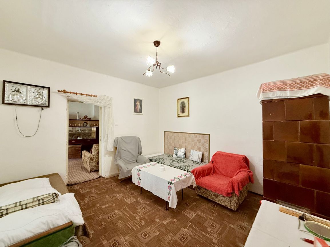 BUKOVEC - 4 IZBOVÝ RD V DOBROM STAVE POZEMOK 1.104 M2 - 3