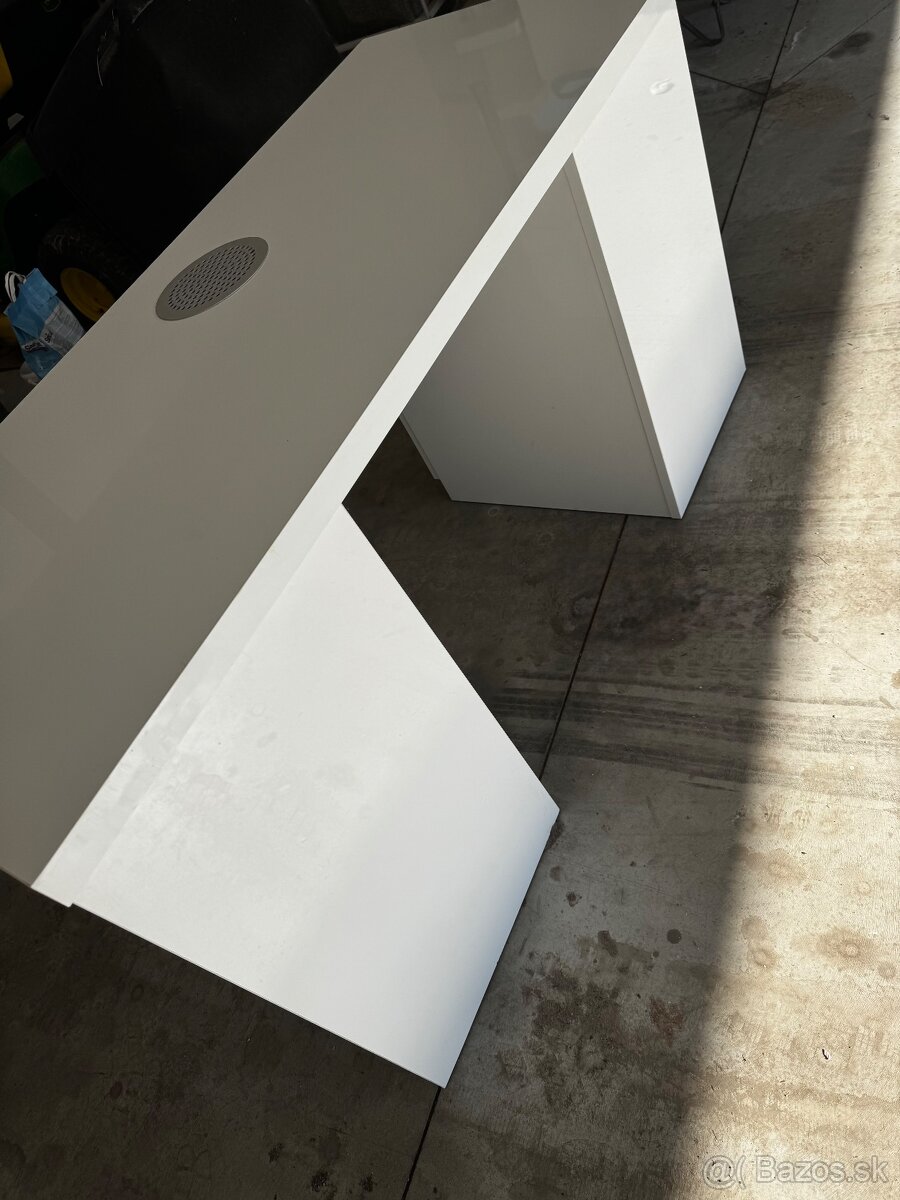 Manikérsky stôl - 3