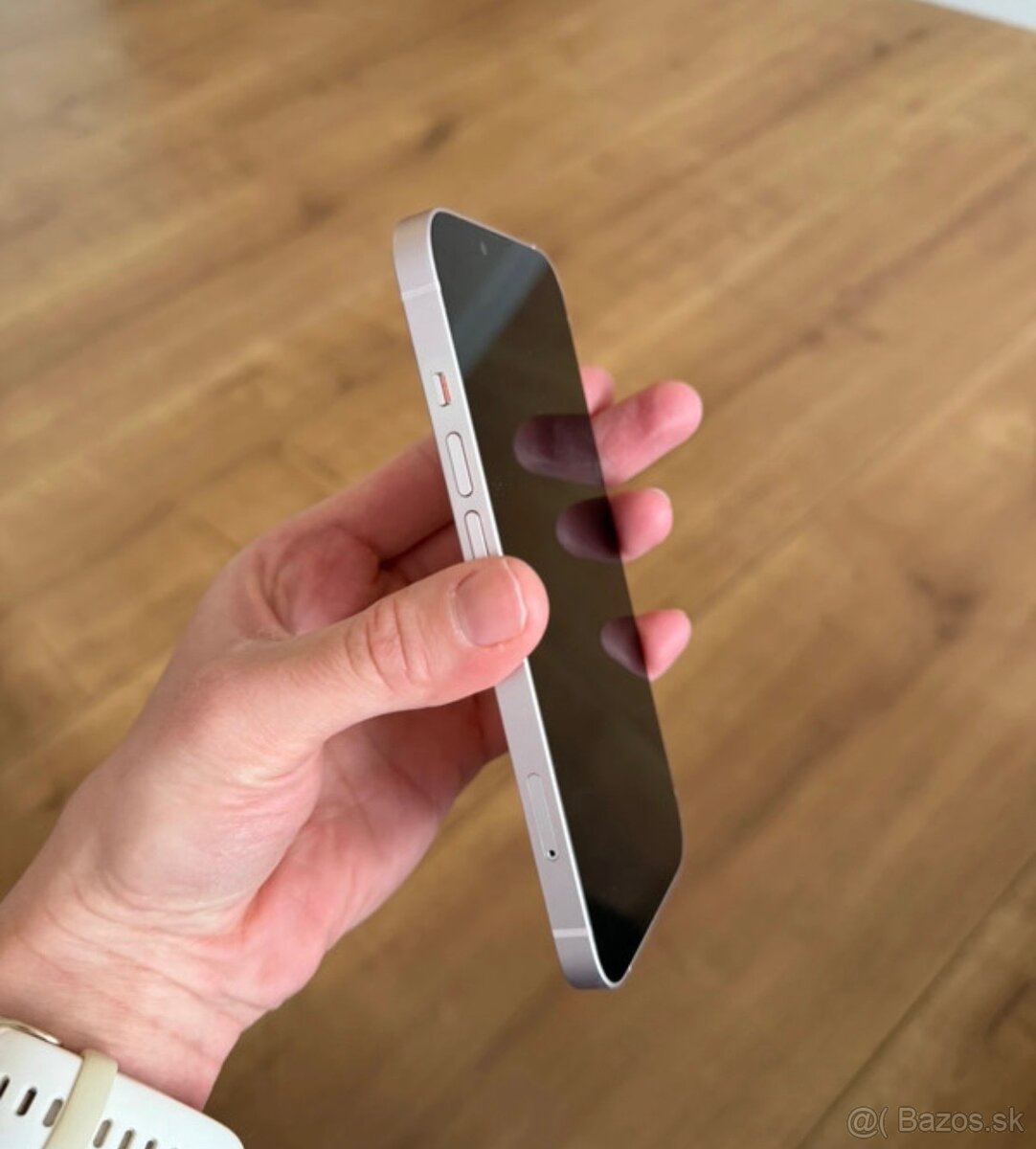 iPhone 13 - Pink - 3