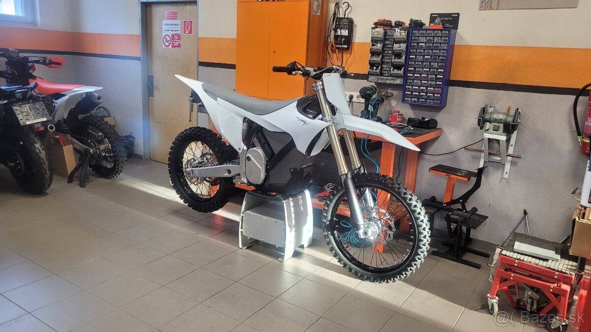 Predám jazdený Stark VARG 80 HP za 9499 chcete ho ?