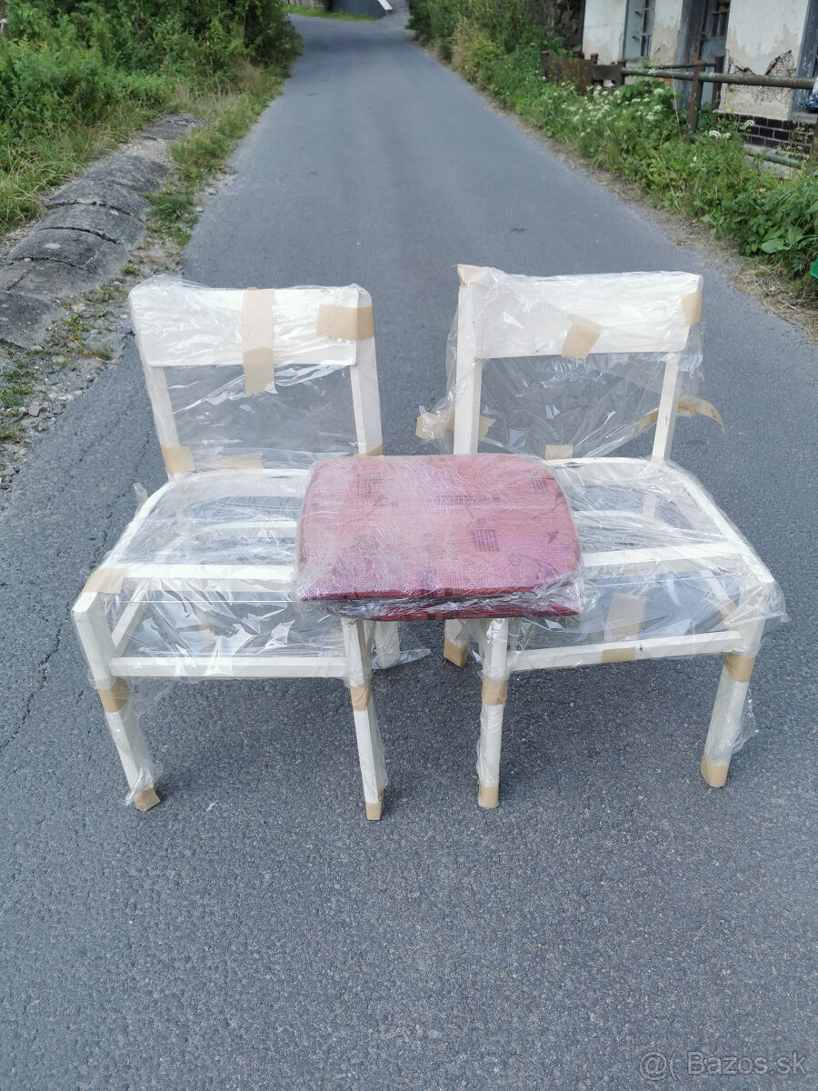 DARUJEM A PREDAM DREVENE STOLICKY - 3