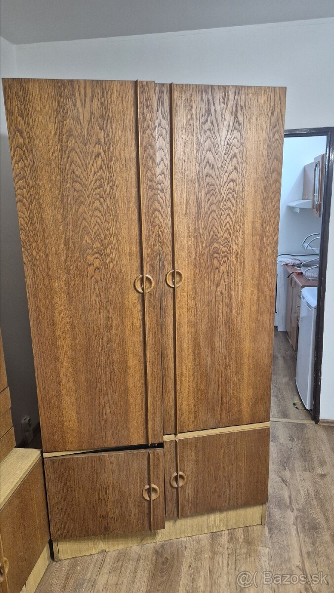 Predám skrine a lavice - 3