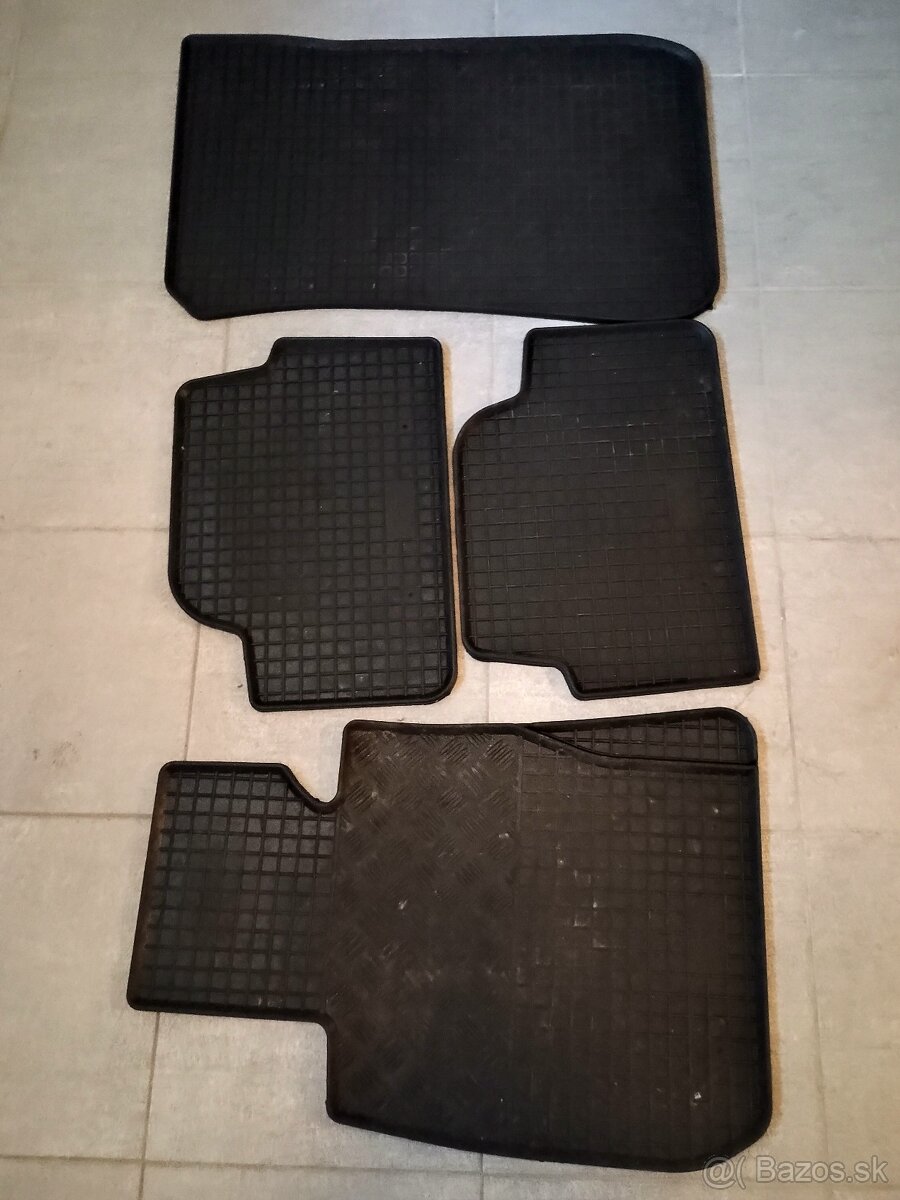 Predám gumové rohože + vaničku BMW E87 - 3