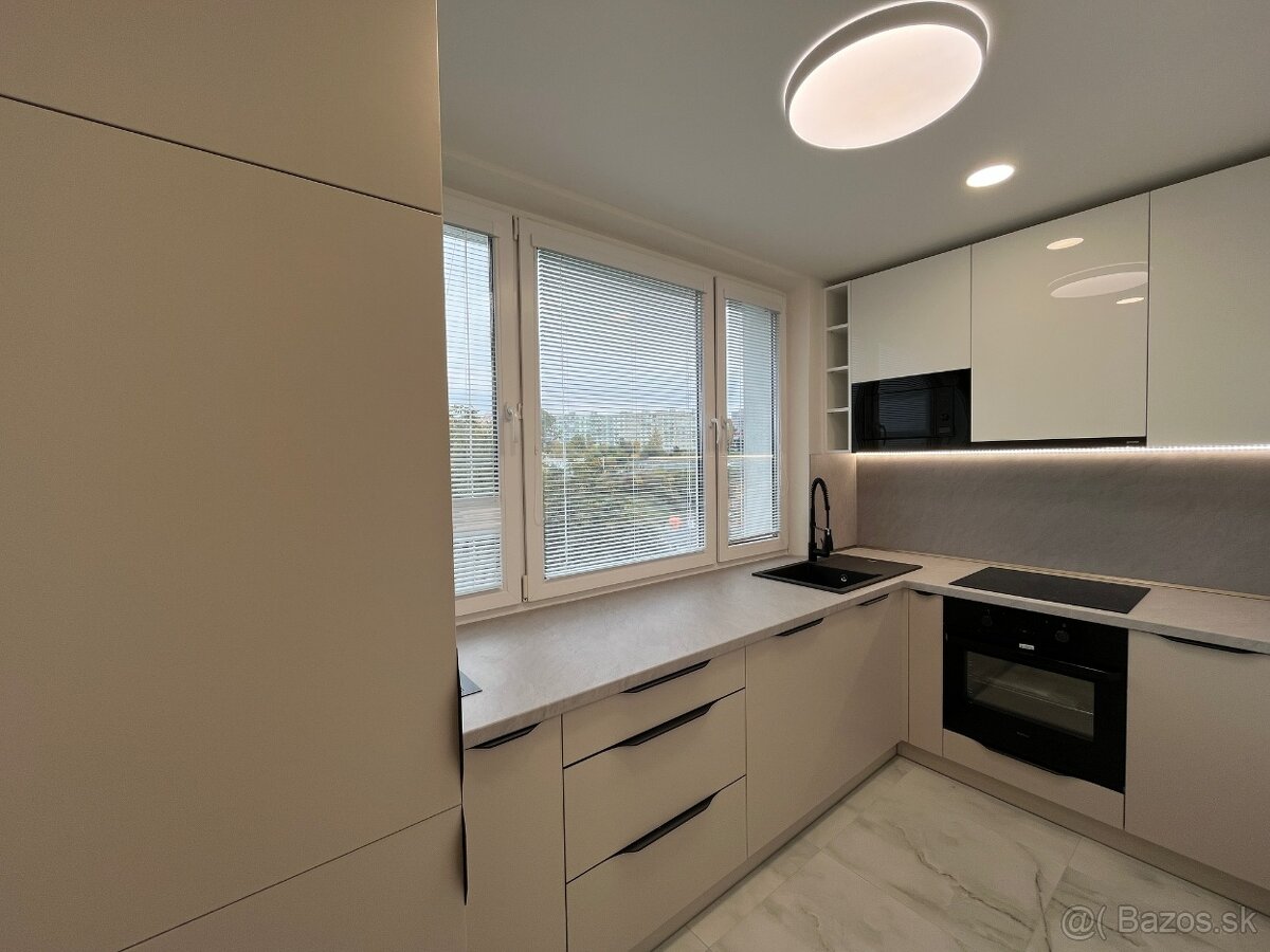 NOVINKA - MODERNÝ, KRÁSNY 3 IZBOVÝ BYT S LOGGIOU - 3