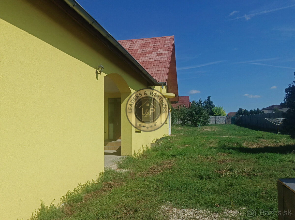 Priestranný 6 - izbový rodinný dom vo Veľkých Ripňanoch - 3