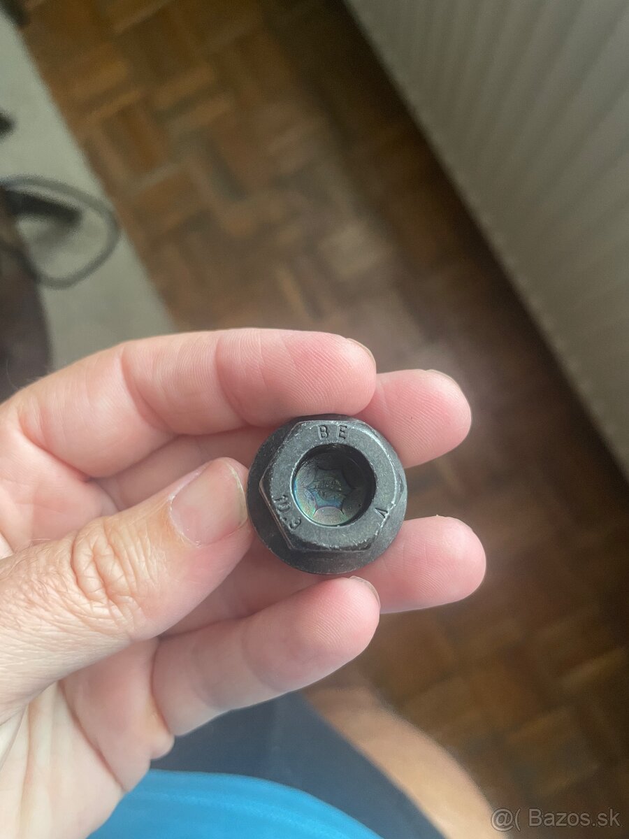 ŠROUBY NA ELEKTRONY - 3
