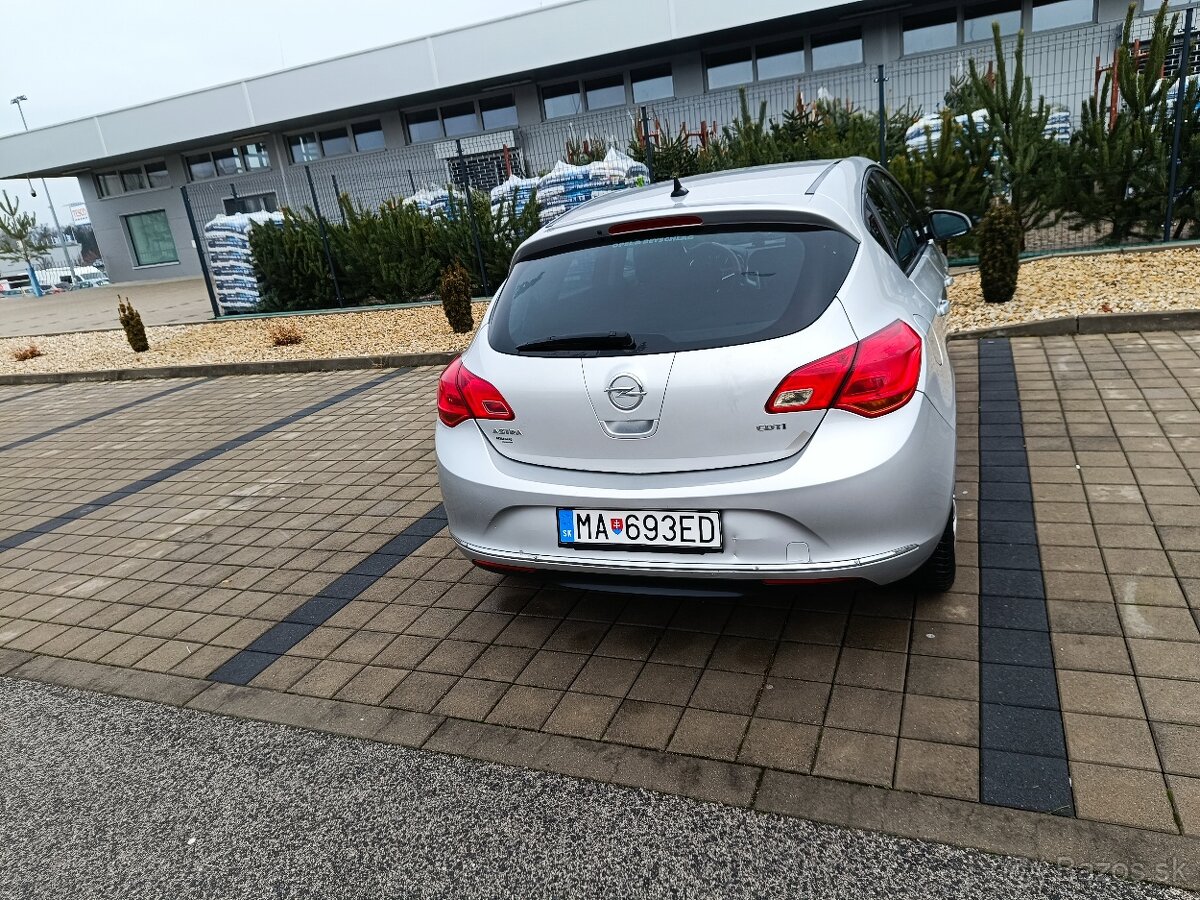 Opel Astra J 1.7 CDTI 81KW 2013 - 3