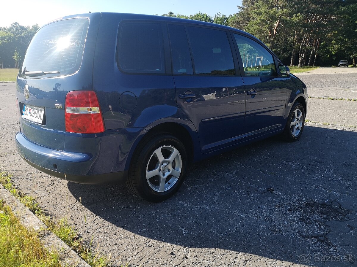 Volkswagen Touran AUTOMAT s park. senzorom - 3