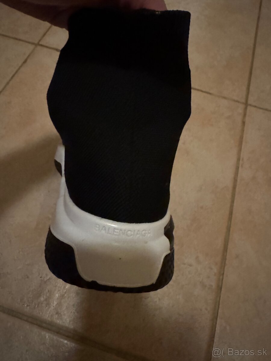 Balenciaga - 3