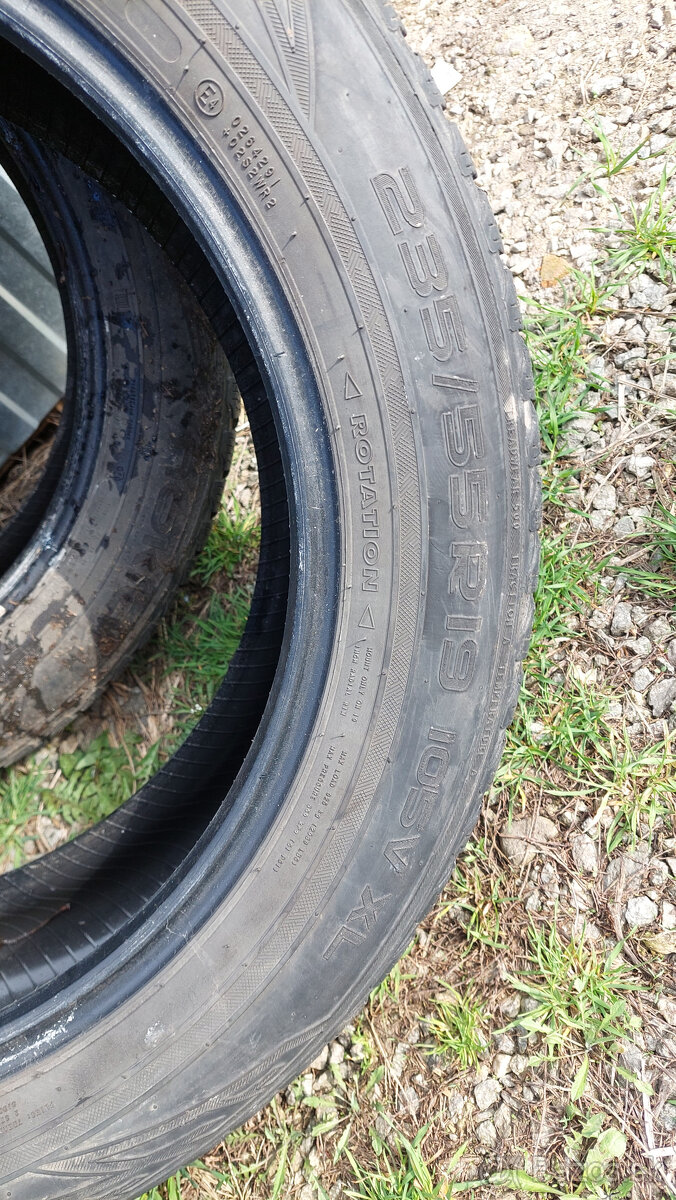 NOKIAN 235/55R19 - 3