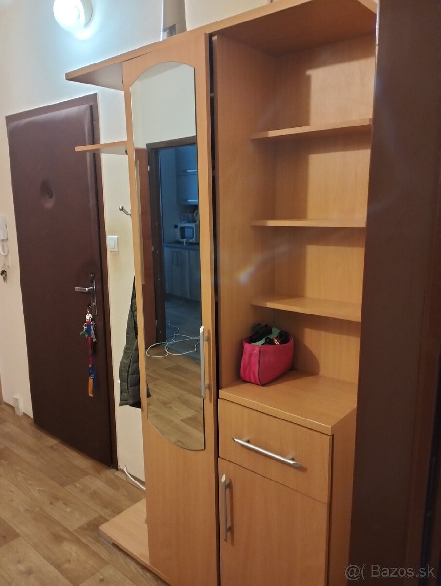 Predstienová zostava - 3