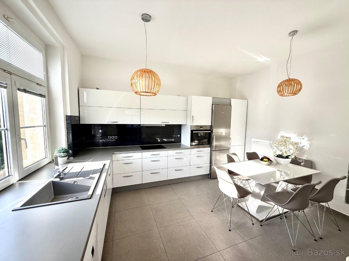 Krásny priestranný 3 izbový byt v centre BA - 3