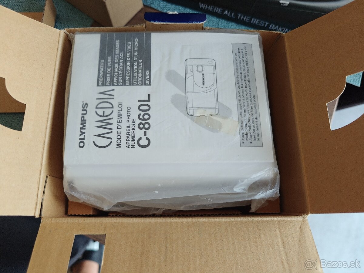 Olympus Camedia Digital Camera C-860L (1990) - 3