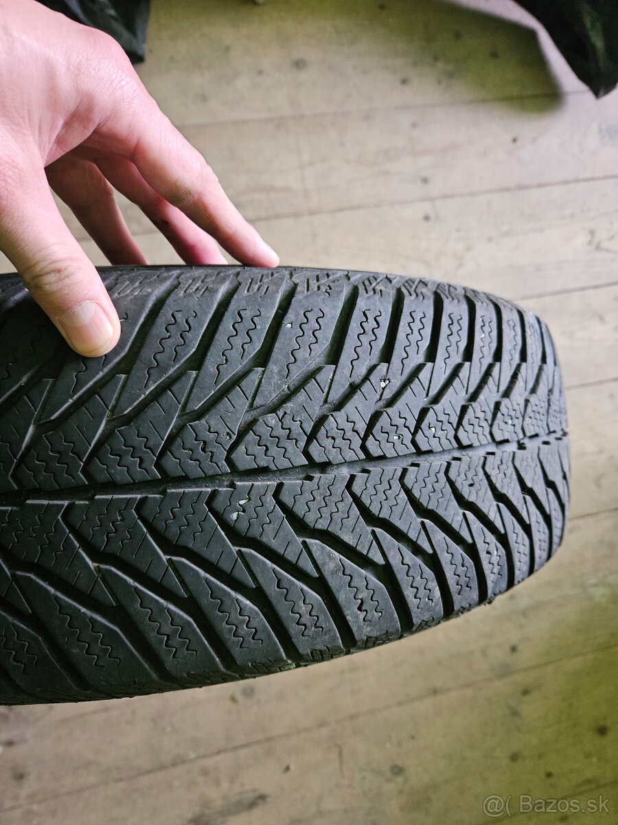 Predám plechové disky 14" 4x100 +zimné pneumatiky 175 70 R1 - 3